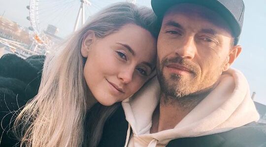 de vriendin van Joel Beuekrs