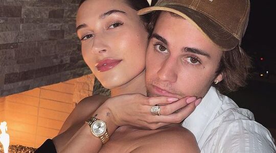 Hailey Bieber is de knappe vrouw van Justin Bieber