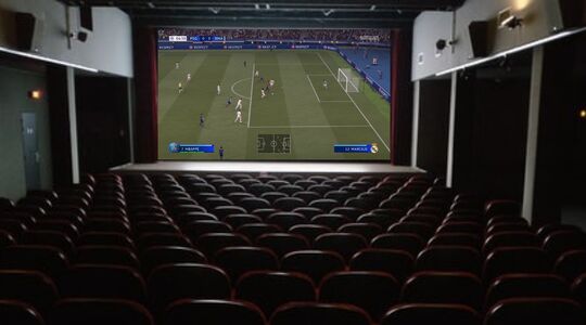 gamen in bioscoopzaal