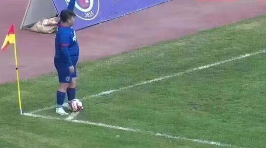 Man laat zijn zoon in selectie voetballen