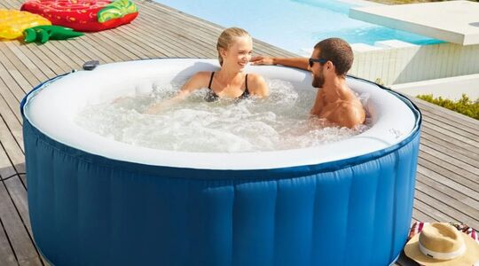 Opblaasbare jacuzzi