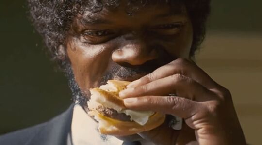 mannen eten meer in het bijzijn van vrouwen