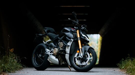 Ducati Streetfighter V4 S