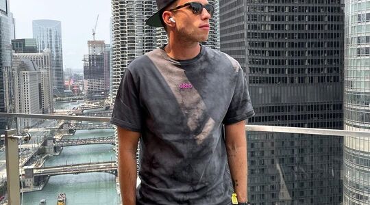 DJ Nicky Romero koopt een nieuwe villa