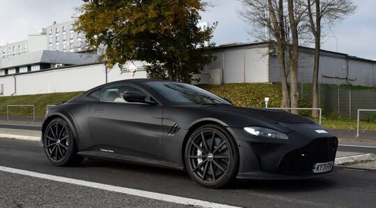 Aston Martin V12 Vantage