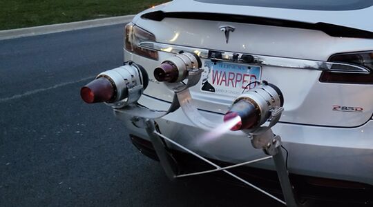 Tesla met raketmotoren