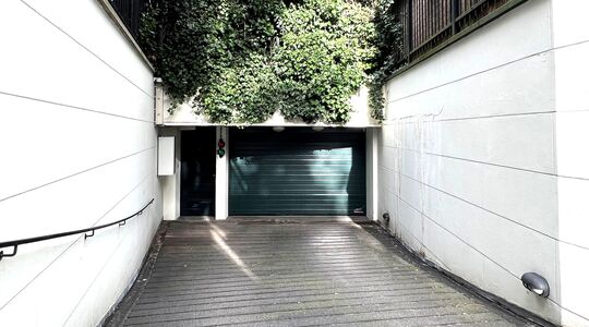 parkeerplaats Amsterdam FundasParkeerplaats in Amsterdam staat voor duizelingwekkend bedrag te koop op Funda