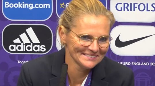 salaris Sarina Wiegman bonus