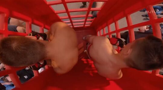 gevecht telefoonhokje