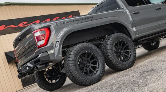 Hennessey VelociRaptor 6x6
