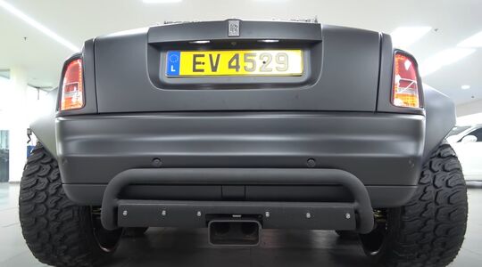 rolls-royce phantom 6x6