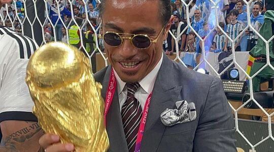 Dan bilzerian Salt bae