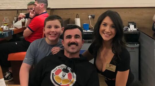 paul edwards hooters zoon