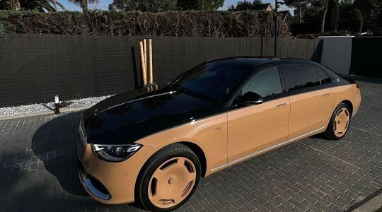 nieuwe auto memphis depay