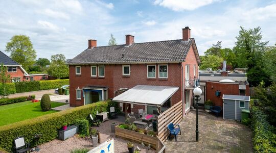 huis met zwemschool 67