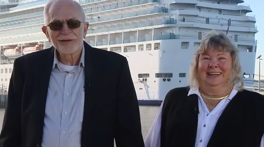 Bejaard koppel boekt 51 cruises