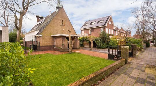 Deze prachtige voormalige kerkzaal staat nu op Funda