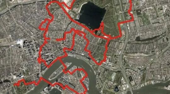 Ajax-logo gefietst in Rotterdam