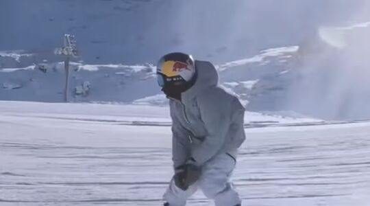 2340 Japanse snowboarder