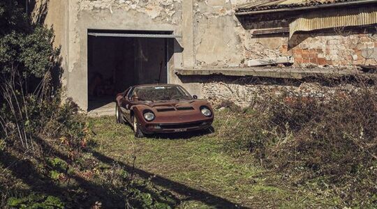 Klassieke Lamborghini uit 1972 teruggevonden in verlaten Italiaanse Palazzo