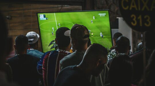 steeds meer sportliefhebbers kijken via illegale streams in plaats van streamingdiensten