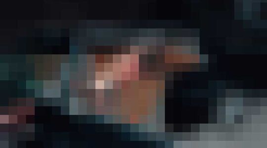 Illustratie voor: Genieten maar: 20 foto’s van lekkere chicks met auto’s!