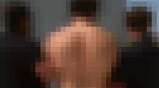 Illustratie voor: Zo ziet het eruit als iemand in slow motion wordt getaserd