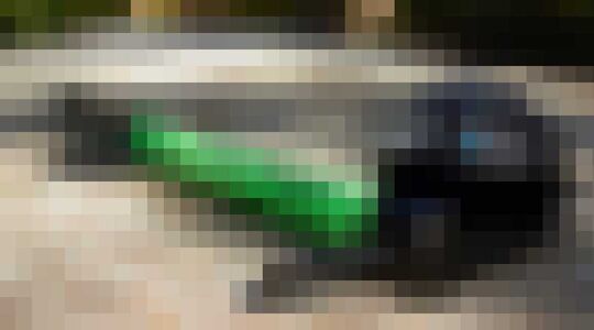 Illustratie voor: Met de extreme V4 pogo stick spring je 3 meter hoog de lucht in