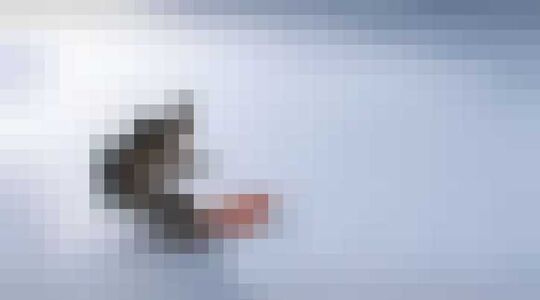 Illustratie voor: Skiër filmt zichzelf met iPhone aan een touwtje