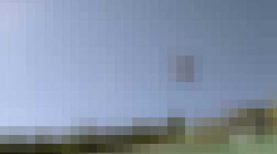 Illustratie voor: Robbie Maddison springt met z’n crossmotor van een Olympische skischans