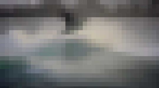 Illustratie voor: Deze gasten surfen boven de poolcirkel en dat levert spectaculaire beelden op!