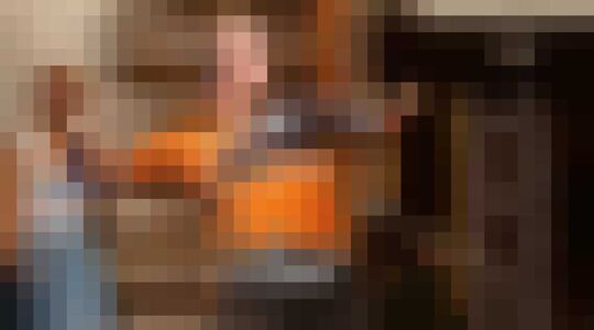 Illustratie voor: Nederlandse darter steelt de show met zijn raw-hardstyle opkomst!