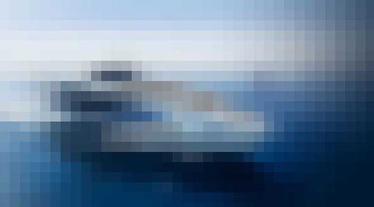 superjacht met zwembad