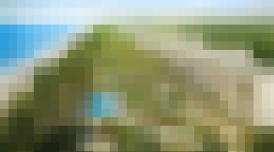 Illustratie voor: In dit voormalige 5 km lange Nazi resort wordt nieuw leven geblazen