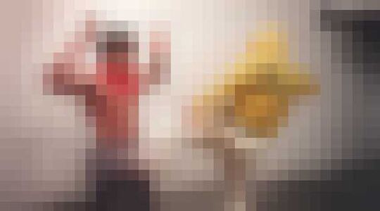 ufc-kampioen trapt in buik