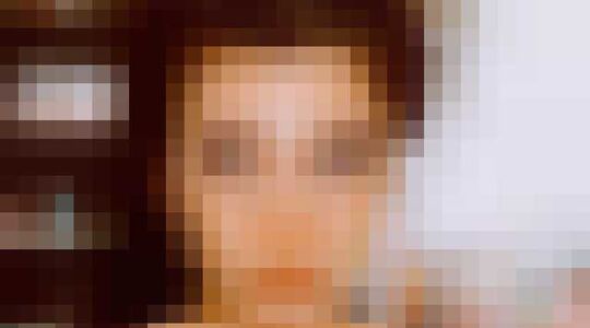 abbey hoes uit de kleren