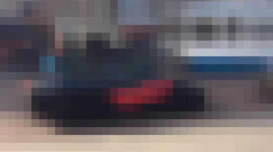 Illustratie voor: Deze zwarte Lambo werd afgelopen weekend in Amsterdam beklad: ‘Cheater’