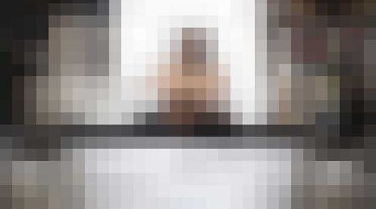 Illustratie voor: Kijk deze brute mafkees 225 kg deadliften op rolschaatsen