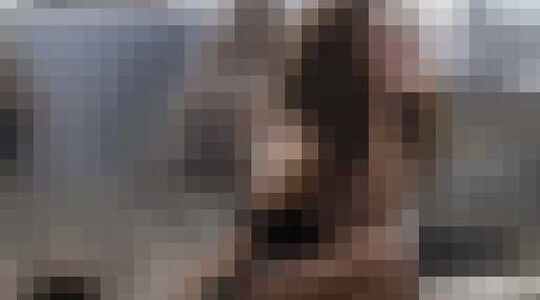 Katja Schuurman uit de kleren