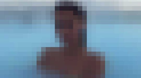 Illustratie voor: Vakantieliefde Cindy Kimberly is wat ons betreft het hoogtepunt van vandaag