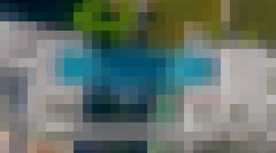 zwembad met doorzichtige bodem