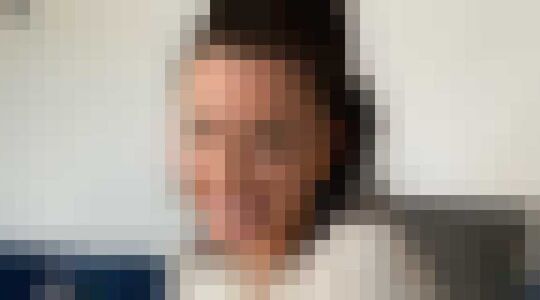 kleine gebaren vrouw waarderen