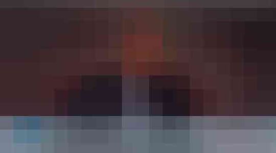 Illustratie voor: President Obama leest gemene tweets over zichzelf voor