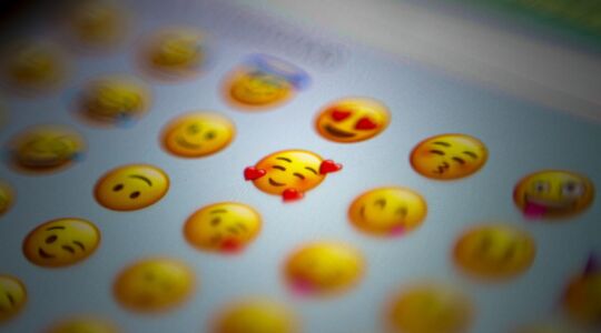 Android 17 emoticons