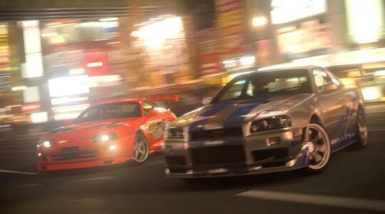 De Skyline R34 van Paul Walker samen met de Supra aan het driften.