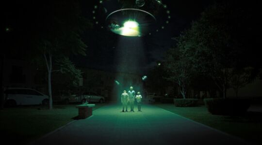 de Maan als geheime basis voor UFO's?