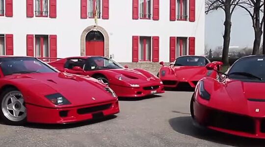 Illustratie voor: De Ferrari F40, F50, Enzo en LaFerrari op het privé circuit van Ferrari
