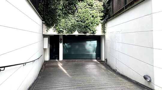 parkeerplaats Amsterdam FundasParkeerplaats in Amsterdam staat voor duizelingwekkend bedrag te koop op Funda