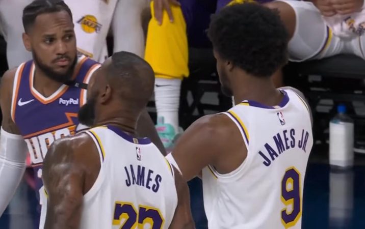 LeBron James is de eerste basketballer ooit die met zijn zoon samenspeelt