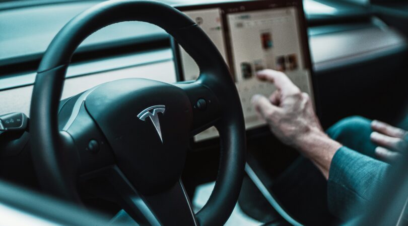 Tesla auto